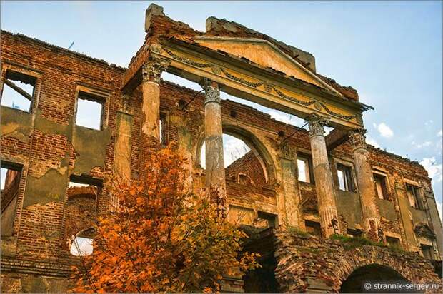Старый дворец — усадьба князя Вяземского в Пущино-на-Наре