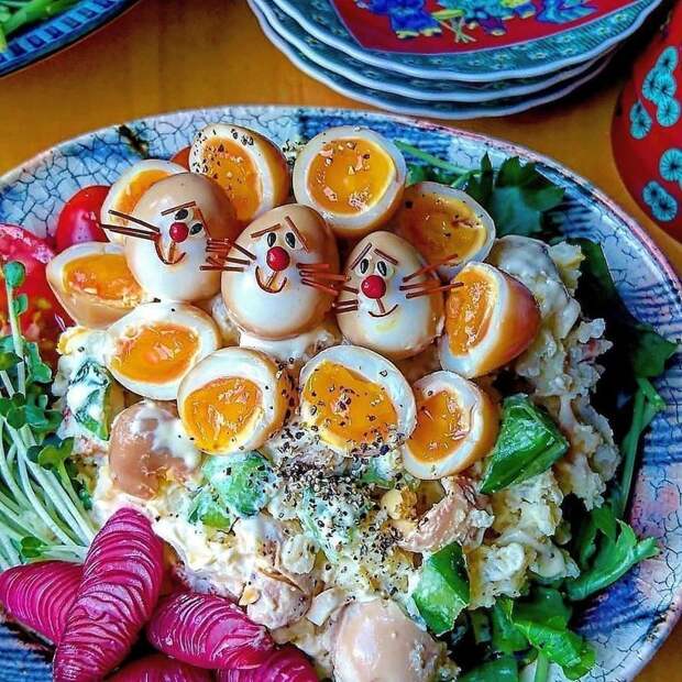 Японская мама покорила сеть завтраками, которые она готовит для своих детей