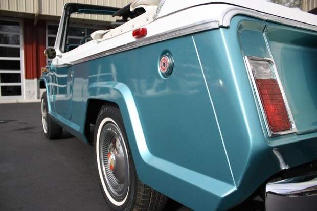 На аукцион выставлен Jeep Jeepster Commando Convertible (53 фото)