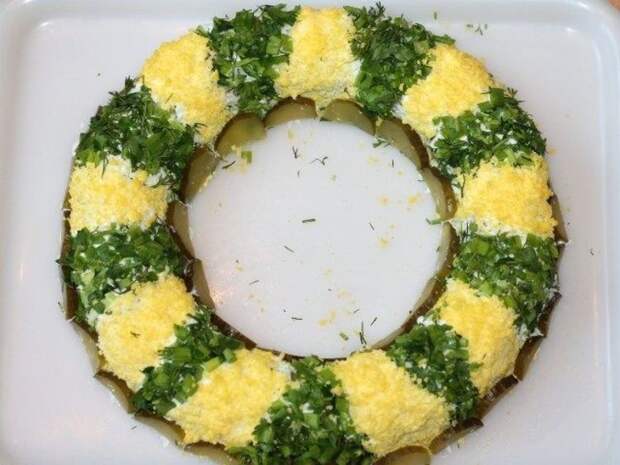 Салат из зеленого горошка с тунцом и рисом