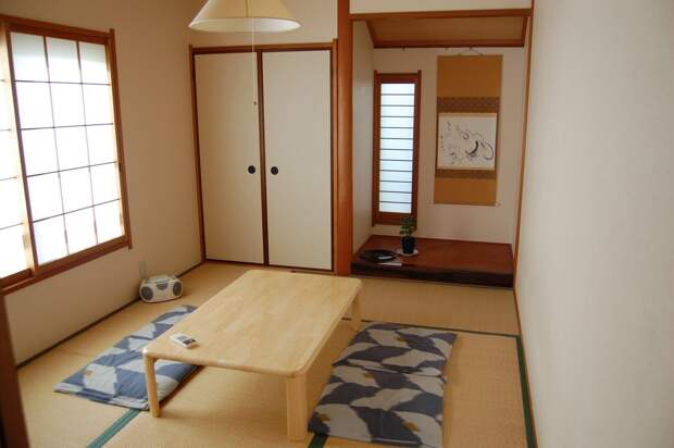 Привет, друзья! Сегодня мы с вами поговорим о том, как японцы живут в квартирах площадью всего 6 квадратных метров. Как им удается впихнуть все необходимое в такое маленькое пространство?-5