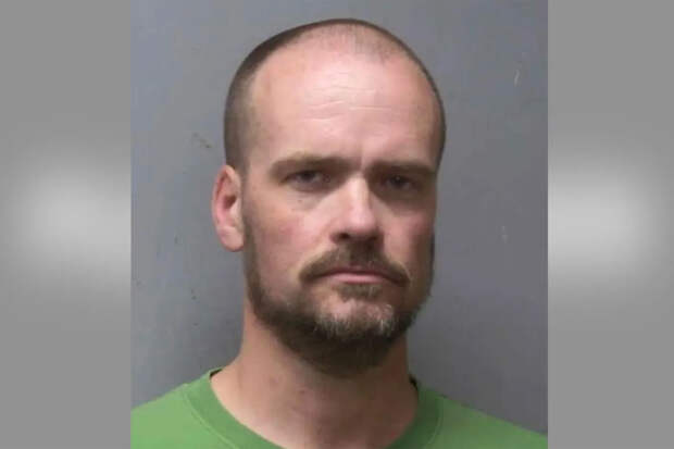 Домовладелец тайно записывал интимные моменты арендаторов на видео