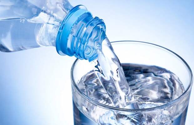 Осторожно: фильтрованная и бутилированная вода.