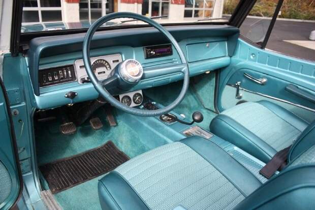 На аукцион выставлен Jeep Jeepster Commando Convertible (53 фото)