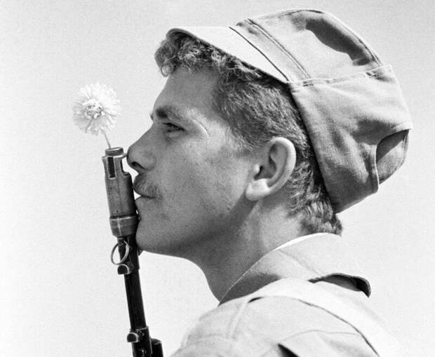 Солдат Советской Аpмии послe вывода войcк из Афганистана.1989 год. история, ретро, фото