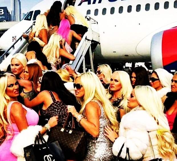 «Я не хочу уезжать!»: Гламурная и очень выпуклая девушка слёзно прощается с любимым Дубаем. Плакать можно... (душераздирающее видео)