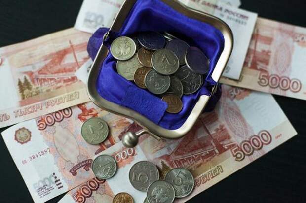 Работодатель выплатил петербуржцу компенсацию 1,2 млн за незаконное увольнение