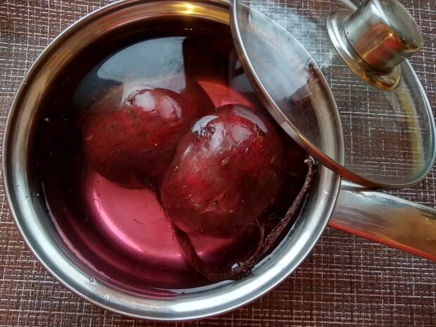 Свекольный салат с апельсином и финиками - сочетание продуктов отменное (без яиц и майонеза)