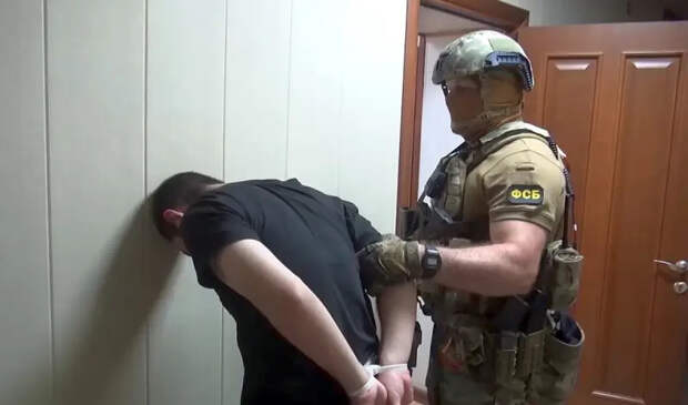 Планировали взорвать православный храм: показаны кадры задержания ФСБ террористов в Каспийске