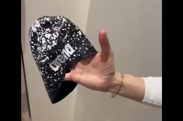 Юного спортсмена дисквалифицировали на турнире в России за логотип на английском