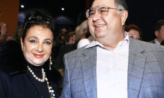 «Полвека вместе» и 20 лет разницы: почему даже самые крепкие звездные пары распадаются, а поклонники узнают об этом лишь спустя годы?