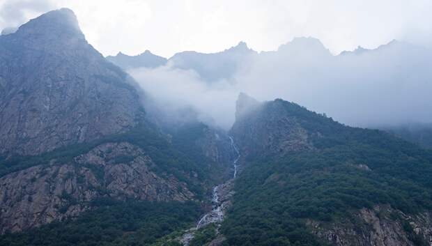Мидаграбинские водопады — чудо Северной Осетии водопад, заброшенный город, крепость, пещеры, северная осетия