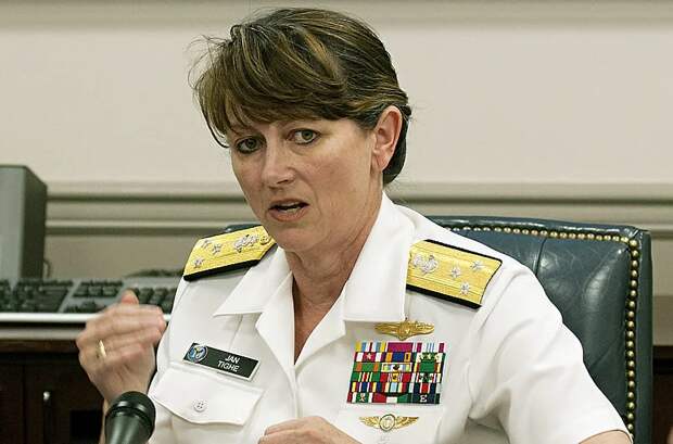 Лиза Франкетти, вице-адмирал шестого флота ВМС США. Источник изображения: https://vk.com/denis_siniy