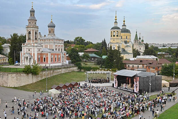 В Серпухове показали оперу «Евгений Онегин» в формате open air