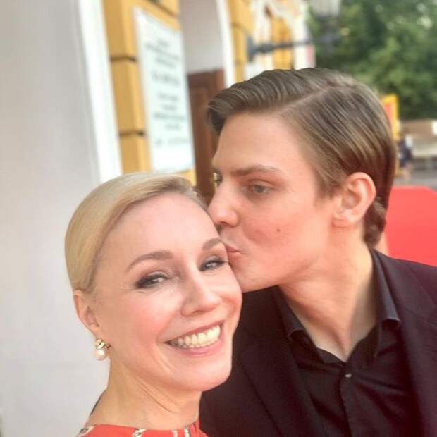 «Мама не совсем ещё б/у»: Марина Зудина о работе с сыном Павлом Табаковым