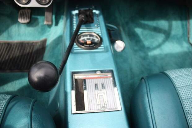 На аукцион выставлен Jeep Jeepster Commando Convertible (53 фото)