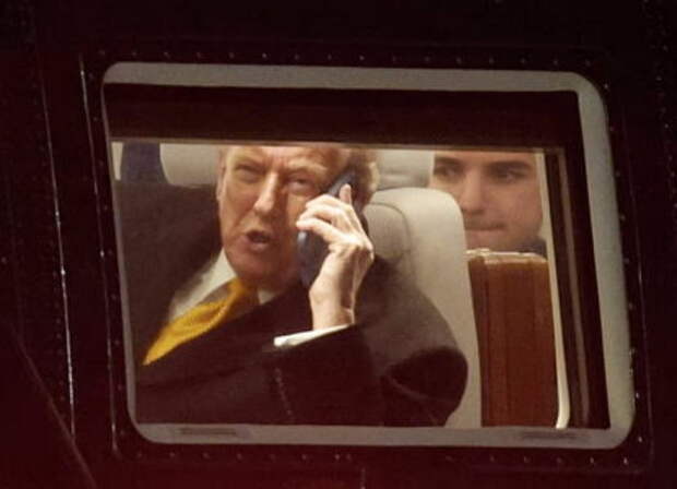 "Наступить на горло". Трамп оказался перед непростым выбором