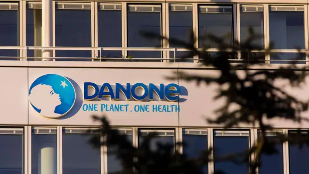 Danone: останавливать деятельность в России не планируем