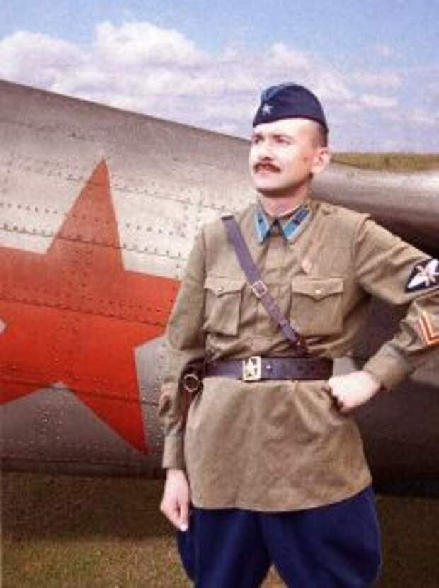 Летняя повседневная форма капитана ВВС РККА образца 1935-1940 годов / Фото: Владимир Долгов/wikimedia.org