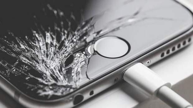 Apple разрешила ремонтировать iPhone в неофициальных сервисных центрах Apple разрешила ремонтировать iPhone в неофициальных сервисных центрах