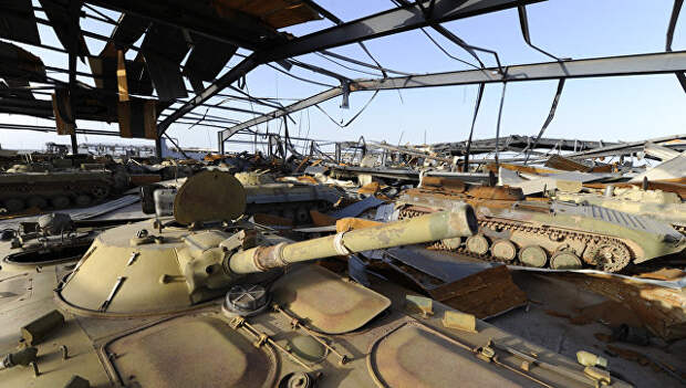 Разрушенная в результате бомбардировок НАТО военная база в Ливии. 1 ноября 2011