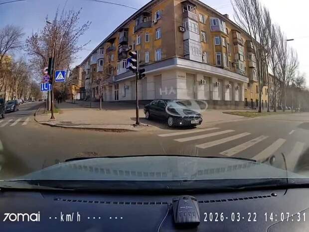 Прикинулся пешеходом https://t.me/webmoney_dn/317600Video: Видео от Донецкая группа новостей|Донецк.ДНР