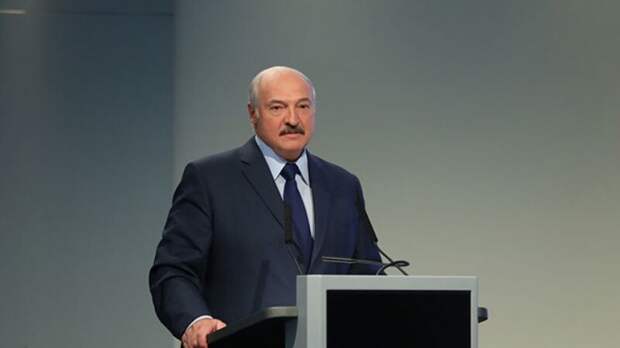 Лукашенко призвал заболевших бороться за свои жизни на фоне «коронавирусного психоза» item.title