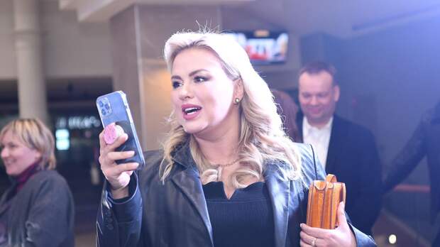 Певица Анна Семенович намерена подать иск на 10 миллионов