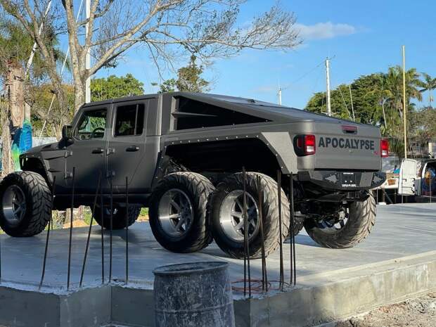 Jeep Apocolypse Hellfire 6x6 с двигателем V8