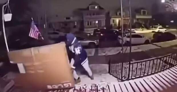 Оригинальный способ избавления от старого телевизора в США