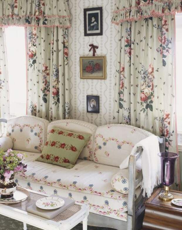 1490289590-home-trends-floral-overload-1490208383