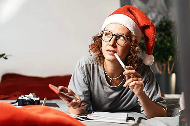 Новогодние каникулы-2027 могут продлиться 11 дней, заявил финансист Балынин