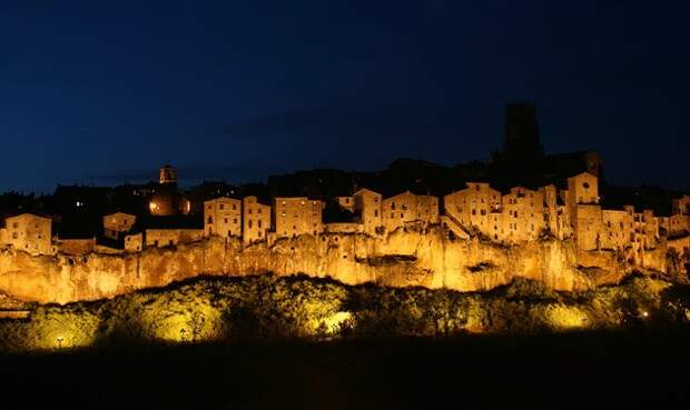 Город Питильяно (Pitigliano). Италия