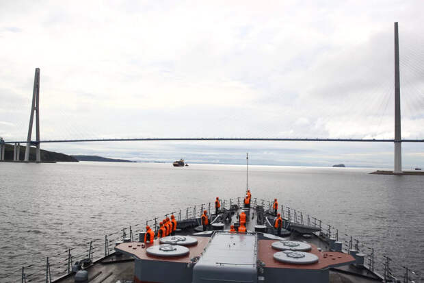 «Калибры», «Ураны», боевые вертолеты: русский фрегат удивил НАТО оружием