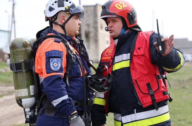 Эвакуация и тушение пожара: как пожарные готовятся к чрезвычайным ситуациям