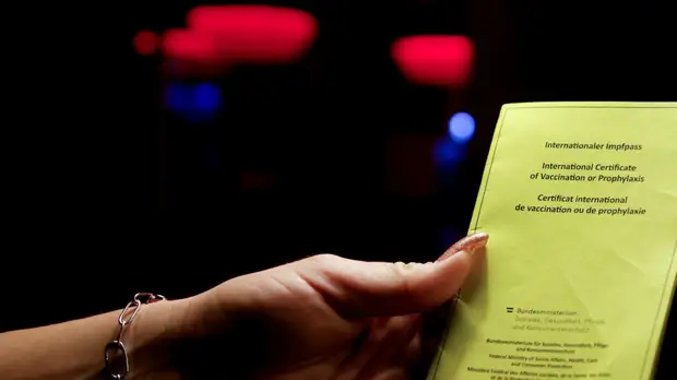 Песков прокомментировал решение о выдаче QR-кодов привитым иностранными вакцинами