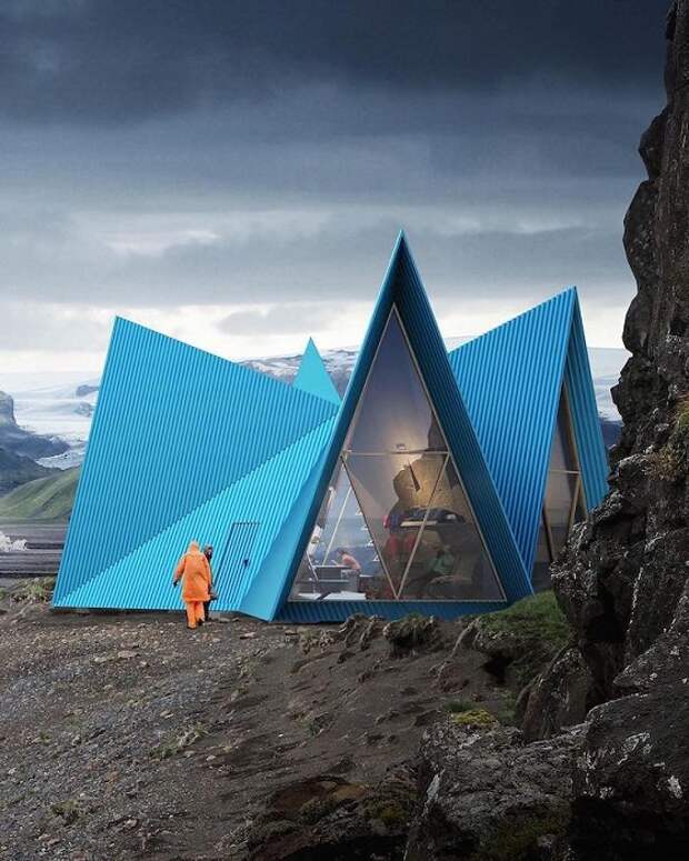 Треугольные фронтоны, напоминающие классическую палатку, Скандинавия.