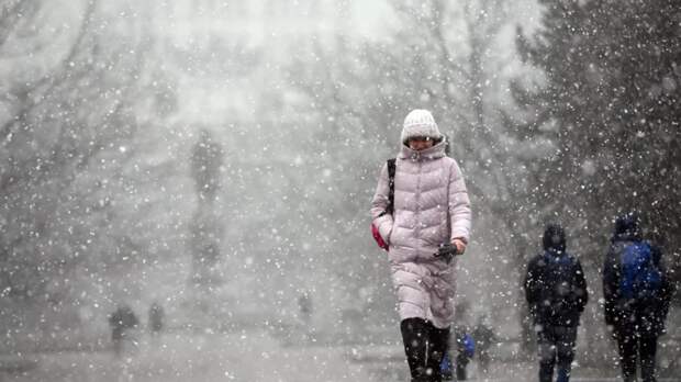 Синоптик Цыганков: снег в Москве закончится в пятницу, потом начнётся потепление