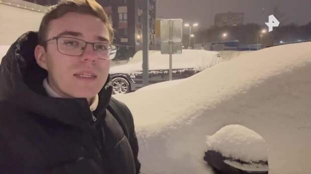 Москву в канун Нового года замело снегом