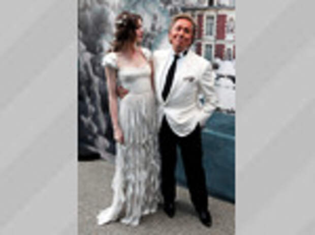 Актриса Энн Хэтэуэй и Валентино