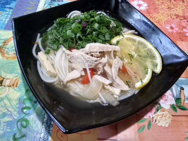 Азиатский суп-лапша с курицей. Очень простой, но вкус яркий и необычный