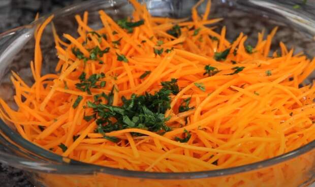 Французский морковный салат. Рецепт на каждый день: вместо надоевшей моркови по-корейски.