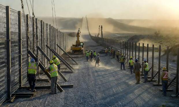 Польша намерена отгородиться от Белоруссии четырехметровым забором