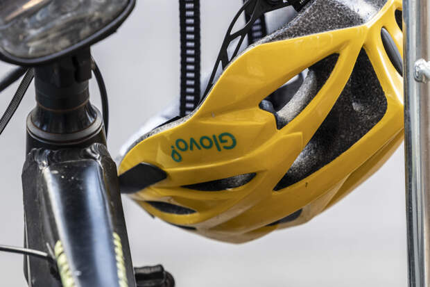 На Украине служба доставки списала у пользователей по несколько тысяч гривен чаевых