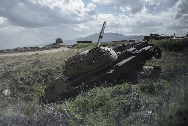 Разбитая советская военная техника на перевале Саланг в Афганистане, 2013 год