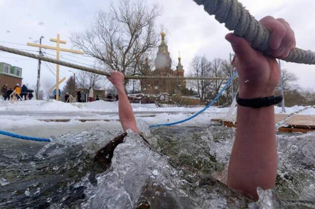 Врач сравнил купание годовалого ребёнка в проруби с «русской рулеткой»