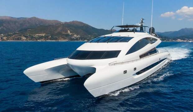 Суперяхта Royal Falcon One — космический корабль на воде разработанный совместно с Porsche