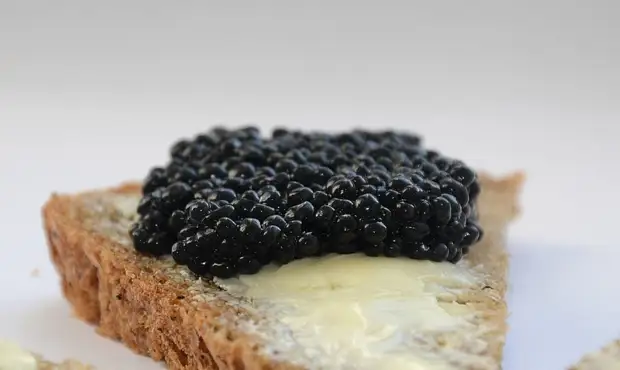 Евросоюз может запретить импорт водки и икры из России