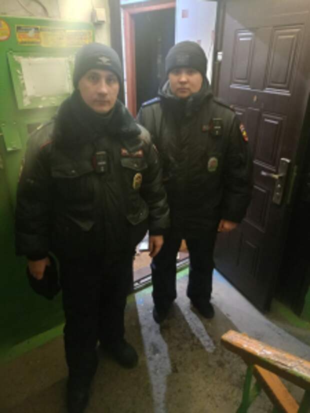 В Оренбургской области полицейские патрульно-постовой службы спасли ребёнка