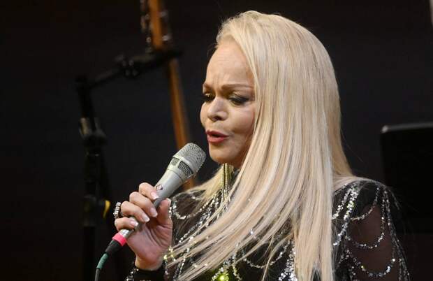 Подсчитан потенциальный гонорар Долиной за концерт в Петербурге